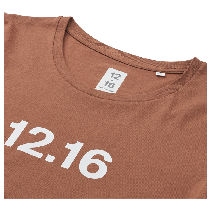 T-Shirt 100% Økologisk Bomuld 12.16 logo caramel